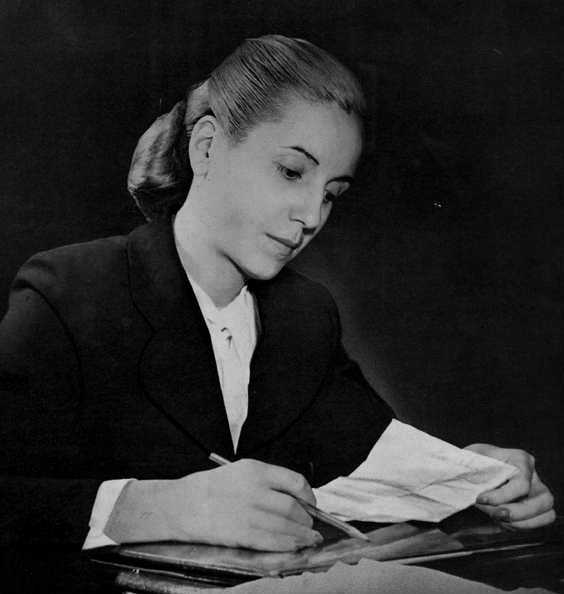 Eva Perón fotografíada por el Profesor Pinélides Aristóbulo Fusco